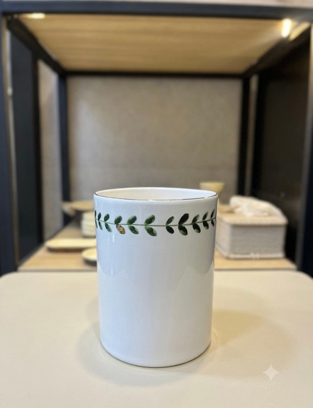گلدان ۱۵ سانت برگ سبز